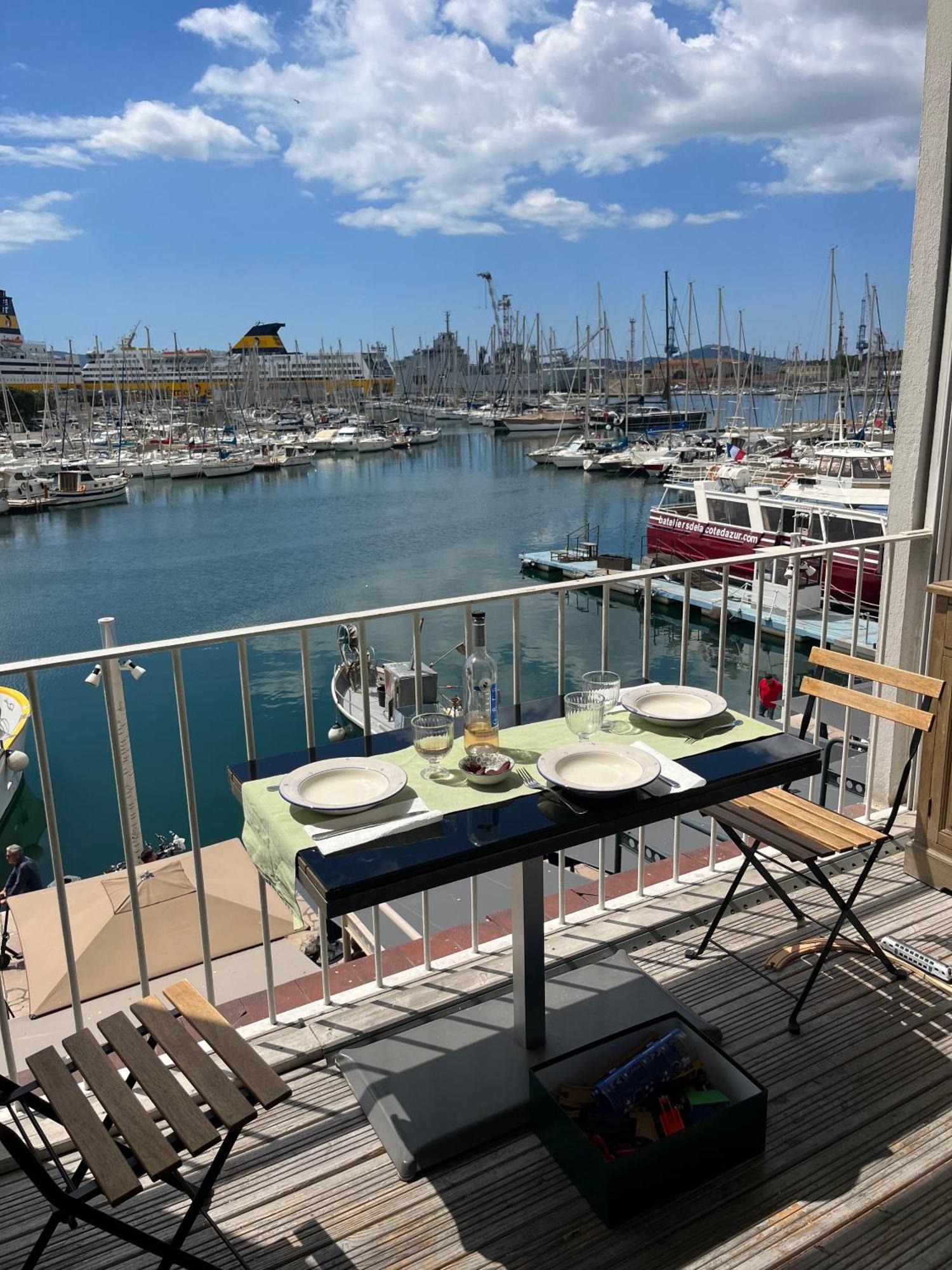 Marinca Du Port De Toulon Apartment Bagian luar foto