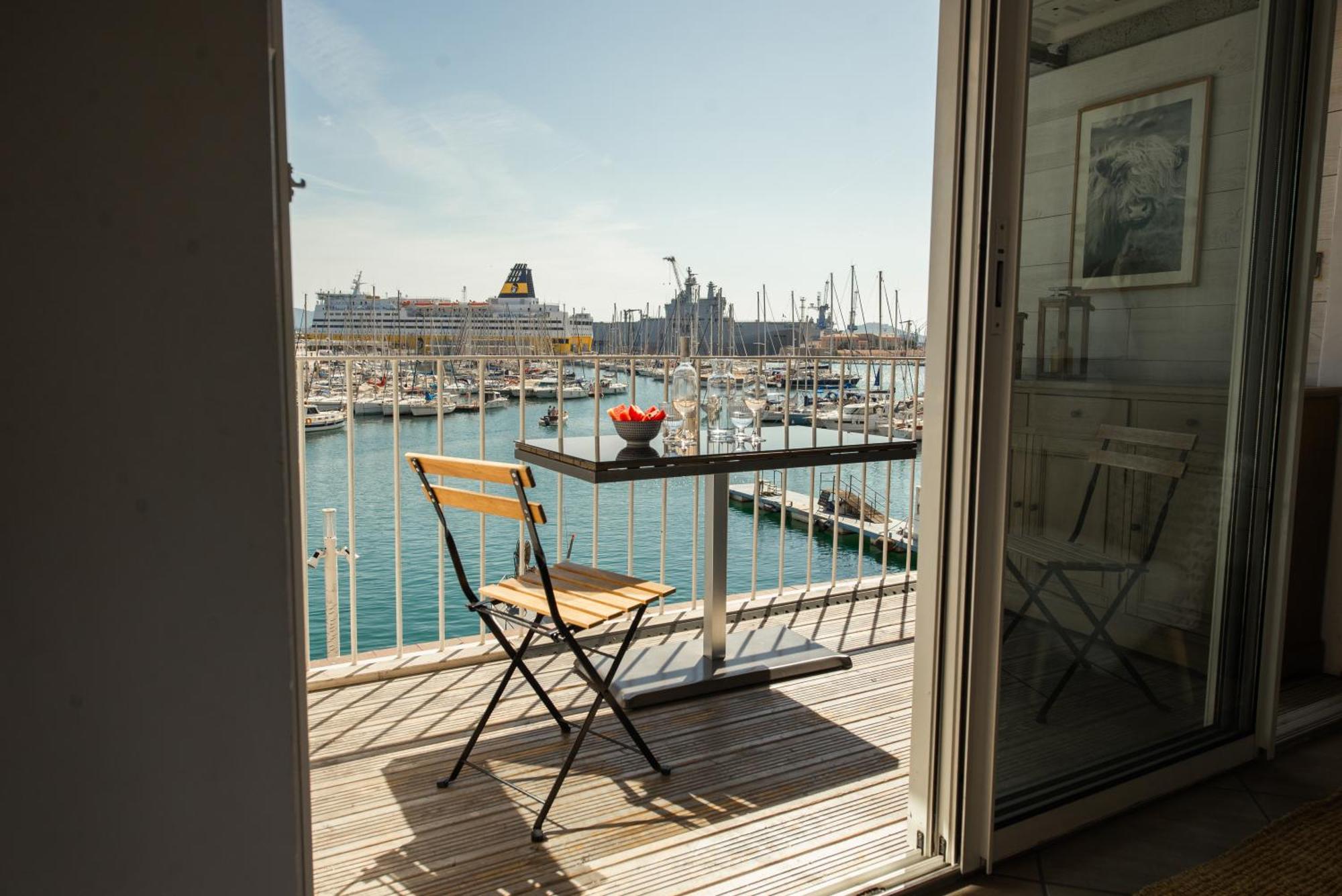 Marinca Du Port De Toulon Apartment Bagian luar foto